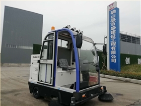 电动扫地车涉水怎么办