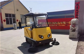 小型道路清扫车让清洁更轻松 小型道路清扫车让清洁更轻松