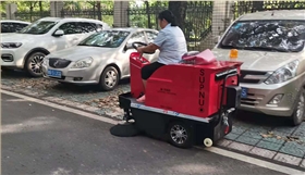 小型电动扫地车1200进驻浙江东阳某中学 小型电动扫地车1200进驻浙江东阳某中学