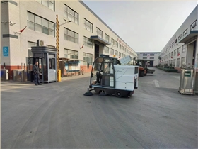物业如何选择经济实用的电动扫地机 物业如何选择经济实用的电动扫地机