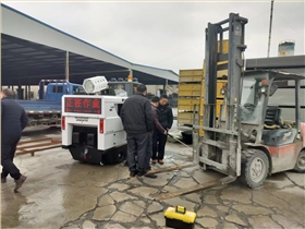 使用全封闭驾驶电动清扫车清洁工厂地面是合适的 使用全封闭驾驶电动清扫车清洁工厂地面是合适的
