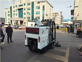社区物业清洁的新选择—电动清扫车 社区物业清洁的新选择—电动清扫车
