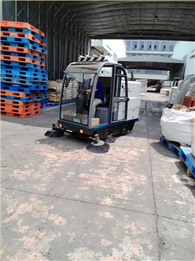 电动扫地车:高效清洁的智能选择 电动扫地车:高效清洁的智能选择