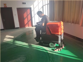 洗地机在工业环境中的革命性影响 洗地机在工业环境中的革命性影响