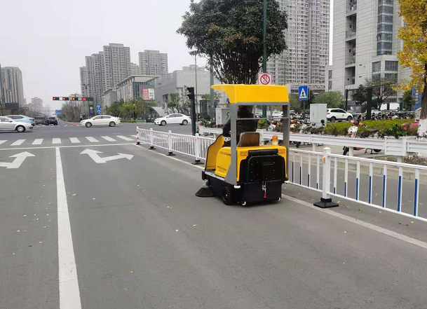 国产清扫车的特征与优点 国产清扫车的特征与优点