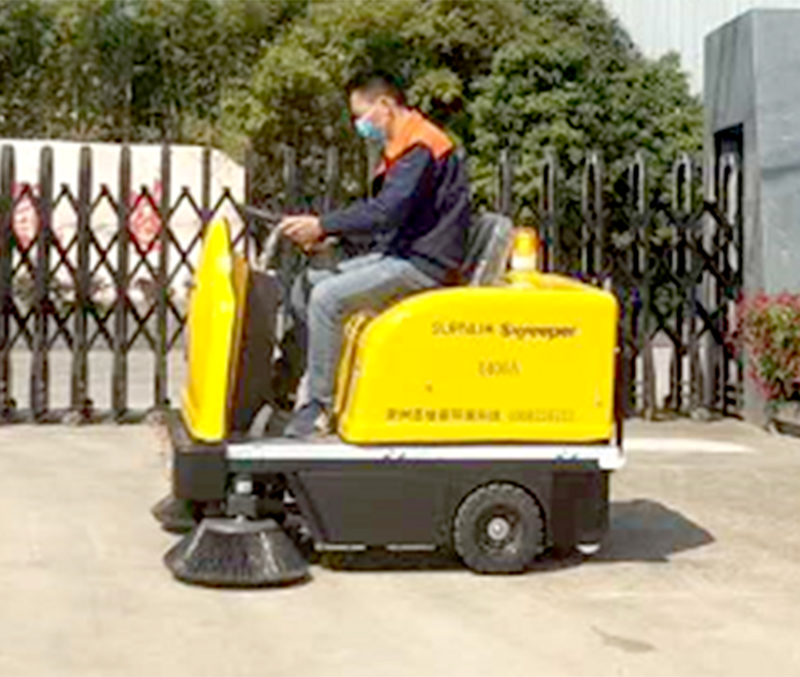 小型扫地车 1400 001