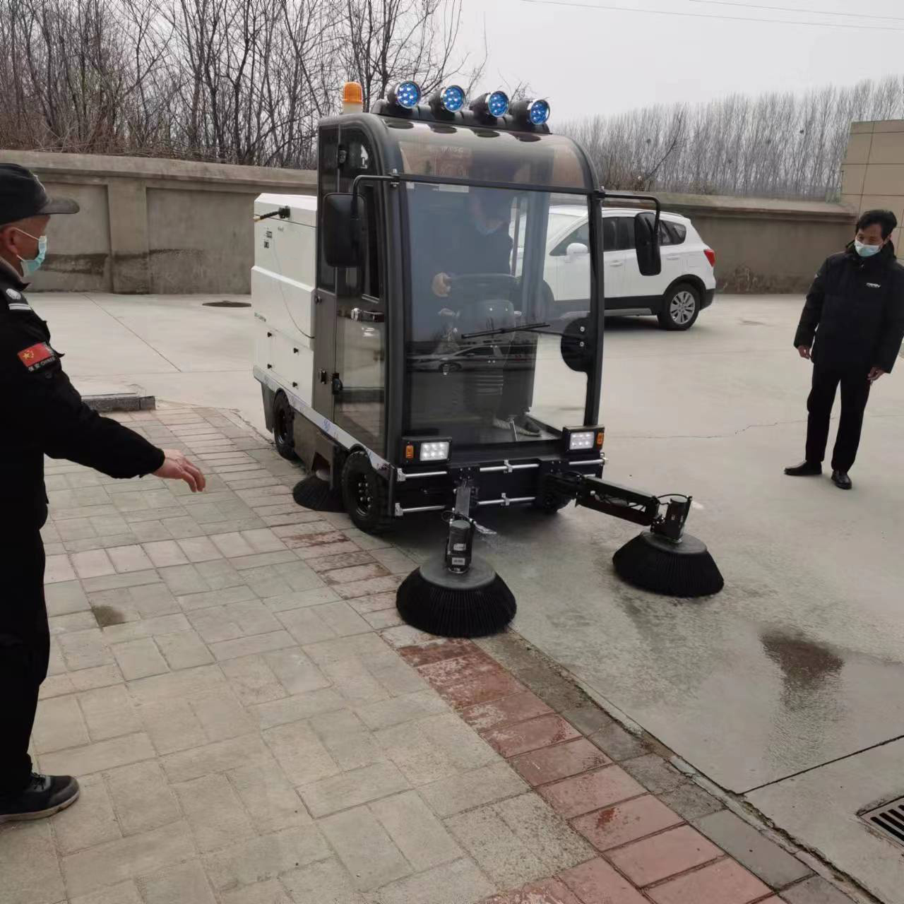 选择物流仓库清洁车,提高效率降低成本 选择物流仓库清洁车,提高效率降低成本