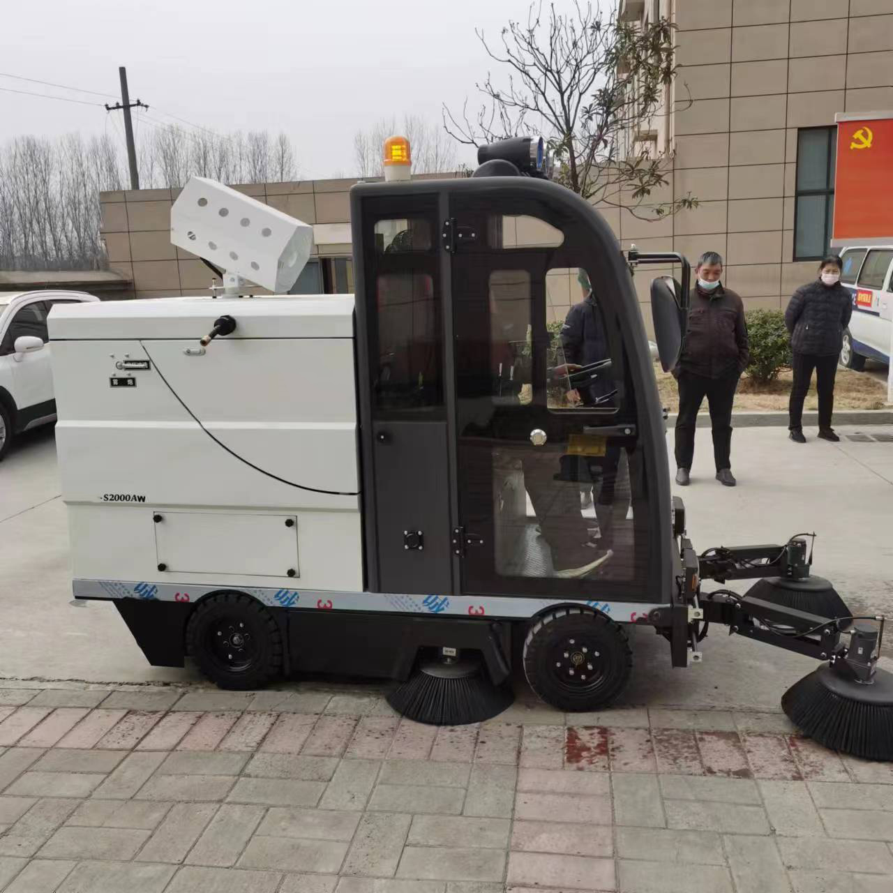 工业园区使用电动扫地车能给企业带来什么好处? 工业园区使用电动扫地车能给企业带来什么好处?