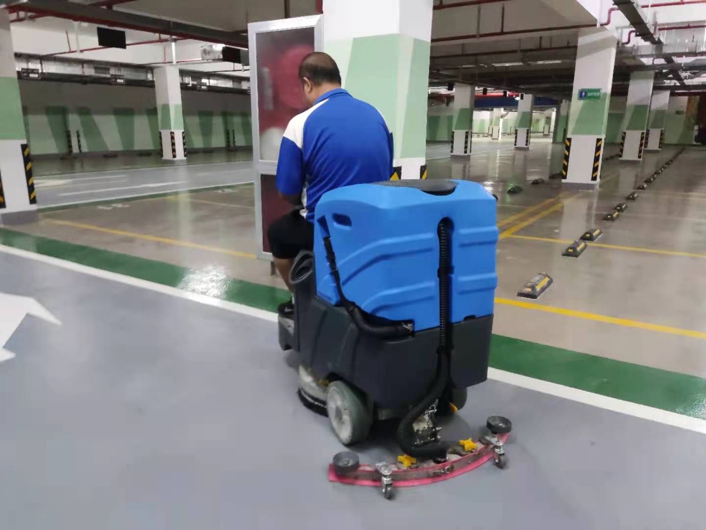 洗地机工厂更好地完成清洁工作,节省劳动力、人力和财力 洗地机工厂更好地完成清洁工作,节省劳动力、人力和财力